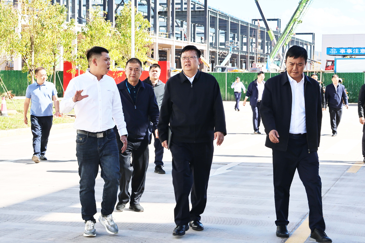 2云南省工業(yè)和信息化廳廳長(zhǎng)寇杰一行蒞臨鴻新新能源視察調(diào)研.jpg